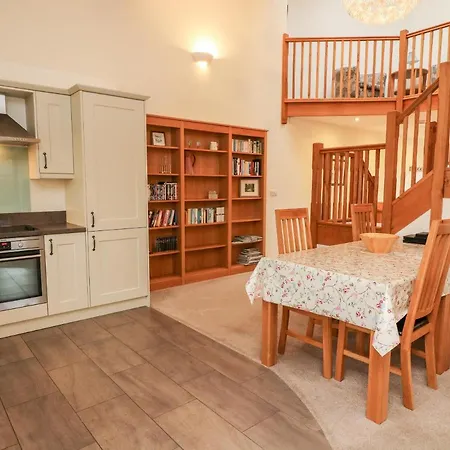 Coppa Hill Barn * Инглтон